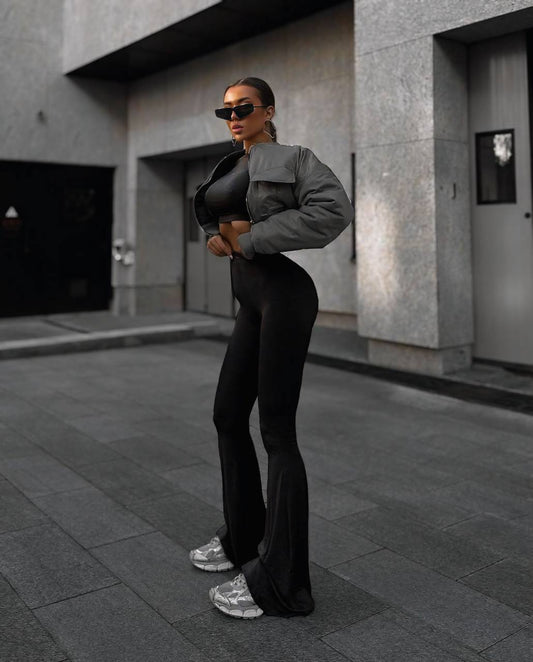 Urban Chic Vibes - Effortless Street Style for the Bold